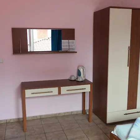 Πανσιόν Sea House 3*